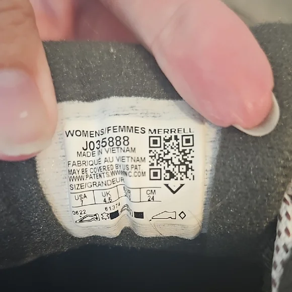 Merrell Gray and Black Hiking Shoes Like NEW - Picture 6 of 6